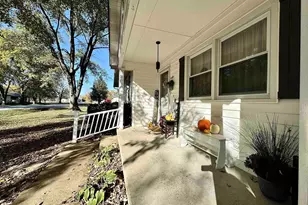 109 E Galaxy Dr, Chicago, IL 62898 - Photo 5