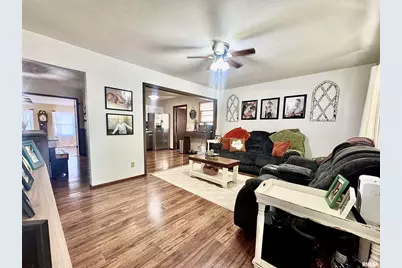 109 E Galaxy Drive, Chicago, IL 62898 - Photo 7