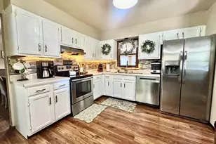 109 E Galaxy Dr, Chicago, IL 62898 - Photo 9