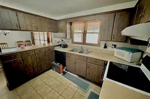 718 Karbers Ridge Rd, Elizabethtown, IL 62931 - Photo 5