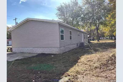 1207 SW 6th Street, Fairfield, IL 62837 - Photo 5