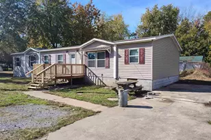 1207 SW 6th St, Fairfield, IL 62837 - Photo 3