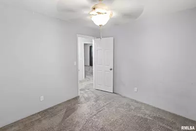 628 Sara Drive, Centralia, IL 62801 - Photo 11