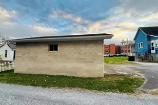 734 S McKinley St, Harrisburg, IL 62946 - Photo 13