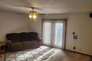 103 E Highline Rd, Chicago, IL 62898 - Photo 9