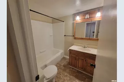 705 S 11th St Street, Herrin, IL 62948 - Photo 11