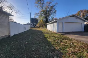 705 S 11th St St, Herrin, IL 62948 - Photo 5