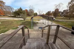 507 Wortby St, Odin, IL 62870 - Photo 5