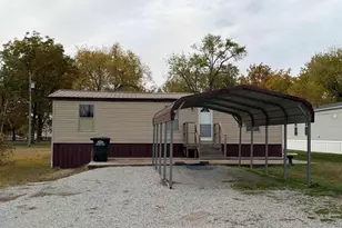 507 Wortby St, Odin, IL 62870 - Photo 3