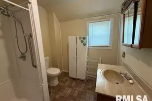 121 N 9th St, Herrin, IL 62948 - Photo 17