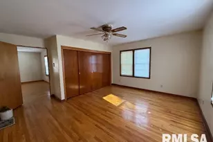 121 N 9th St, Herrin, IL 62948 - Photo 9