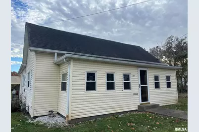 517 W Barnett Street, Harrisburg, IL 62946 - Photo 1