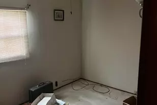 517 W Barnett St, Harrisburg, IL 62946 - Photo 17