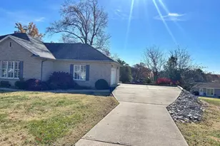 8 Dogwood Pl, Harrisburg, IL 62946 - Photo 5