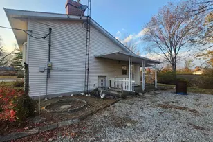 81 Cripple Creek Rd, Pinckneyville, IL 62274 - Photo 3