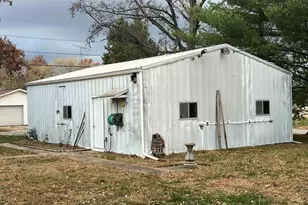 1000 Dover St, Centralia, IL 62801 - Photo 17