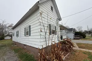 504 W South St, Harrisburg, IL 62946 - Photo 3