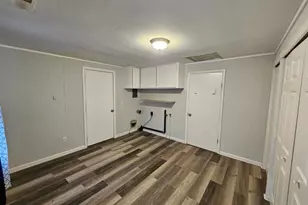 511 N Shelby St, Salem, IL 62881 - Photo 5