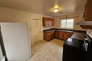 511 N Shelby St, Salem, IL 62881 - Photo 11