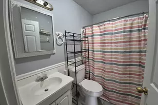 1100 Moore St, Eldorado, IL 62930 - Photo 9