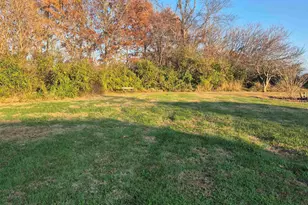 1100 Moore St, Eldorado, IL 62930 - Photo 17