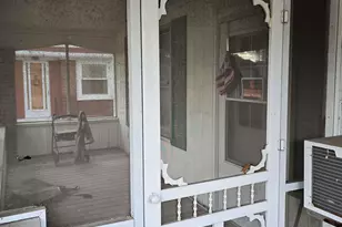 500 W Sloan St, Harrisburg, IL 62946 - Photo 9