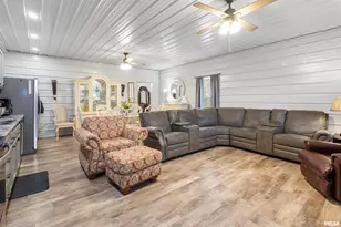 221 E Gore St, Orangeville, IL 62939 - Photo 9