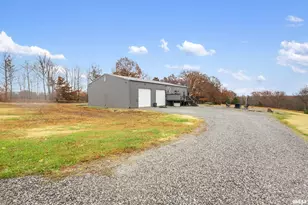 221 E Gore St, Orangeville, IL 62939 - Photo 3