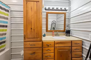 221 E Gore St, Orangeville, IL 62939 - Photo 11