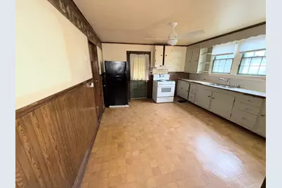 820 S 10th St Street, Herrin, IL 62948 - Photo 5