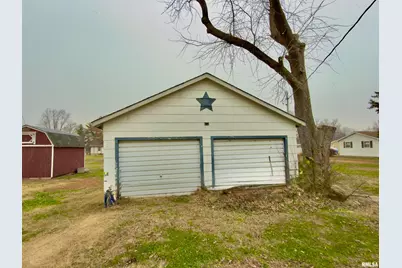 901 E 3rd Street, Flora, IL 62839 - Photo 3