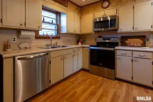 127 W Homer St, Harrisburg, IL 62946 - Photo 5