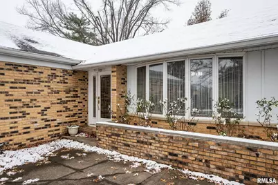 105 Woodlake Lane, Eldorado, IL 62930 - Photo 3