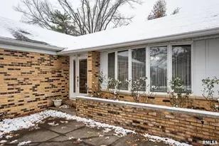 105 Woodlake Ln, Eldorado, IL 62930 - Photo 3