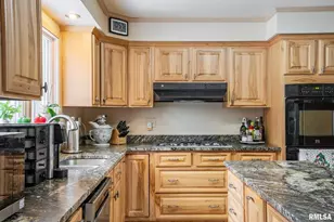 105 Woodlake Ln, Eldorado, IL 62930 - Photo 5