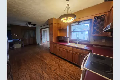 904 S Sunset Terrace Drive, Pinckneyville, IL 62274 - Photo 7