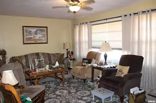 2639 S Broadway S Ave, Salem, IL 62881 - Photo 5