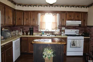 2639 S Broadway S Ave, Salem, IL 62881 - Photo 13