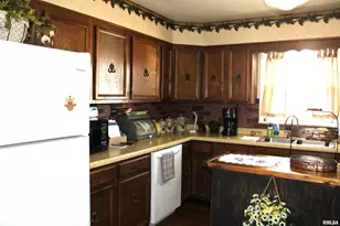 2639 S Broadway S Ave, Salem, IL 62881 - Photo 11