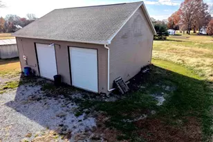 103 Watkins St, Cisne, IL 62823 - Photo 35