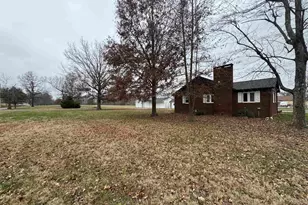 8576 Old Rte 13, Marion, IL 62959 - Photo 5