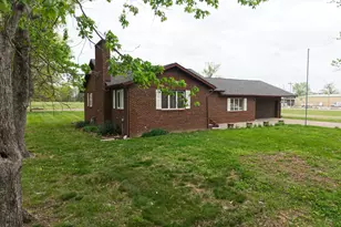 8576 Old Rte 13, Marion, IL 62959 - Photo 3