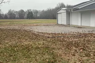 8576 Old Rte 13, Marion, IL 62959 - Photo 7