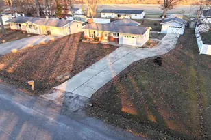 274 Oaktree Ave Ave, Salem, IL 62881 - Photo 7