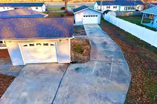 274 Oaktree Ave Ave, Salem, IL 62881 - Photo 31