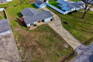 274 Oaktree Ave Ave, Salem, IL 62881 - Photo 1