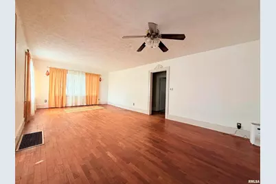 1708 N Yew St Street, Harrisburg, IL 62946 - Photo 7