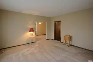 905 W Blair, Salem, IL 62881 - Photo 11