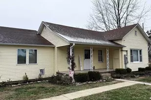 905 W Blair, Salem, IL 62881 - Photo 3