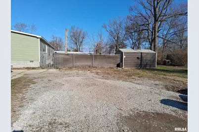 1300 Jackson Avenue, Sandoval, IL 62882 - Photo 3